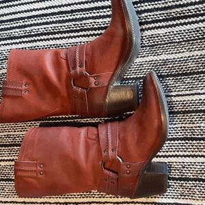FRYE Carmen burnt red boots size 7.5